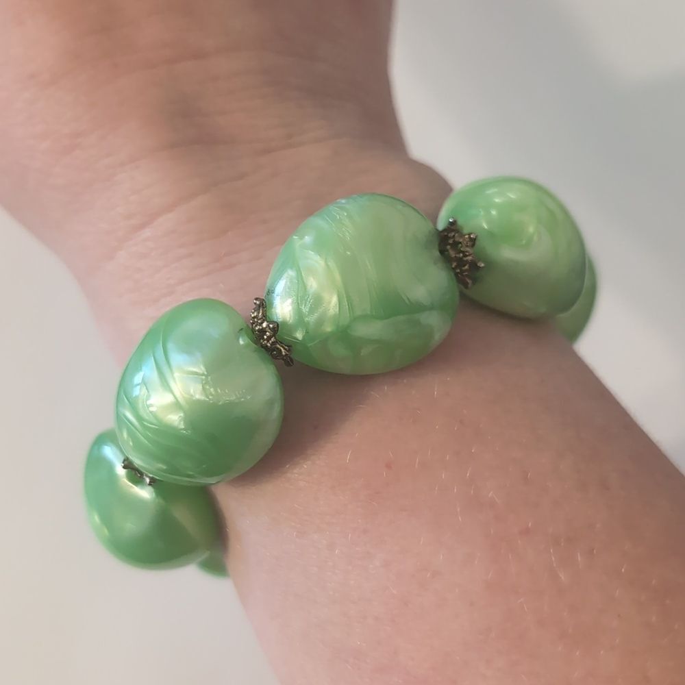 656 Chunky Green White Beaded‎ Stretch Bracelet